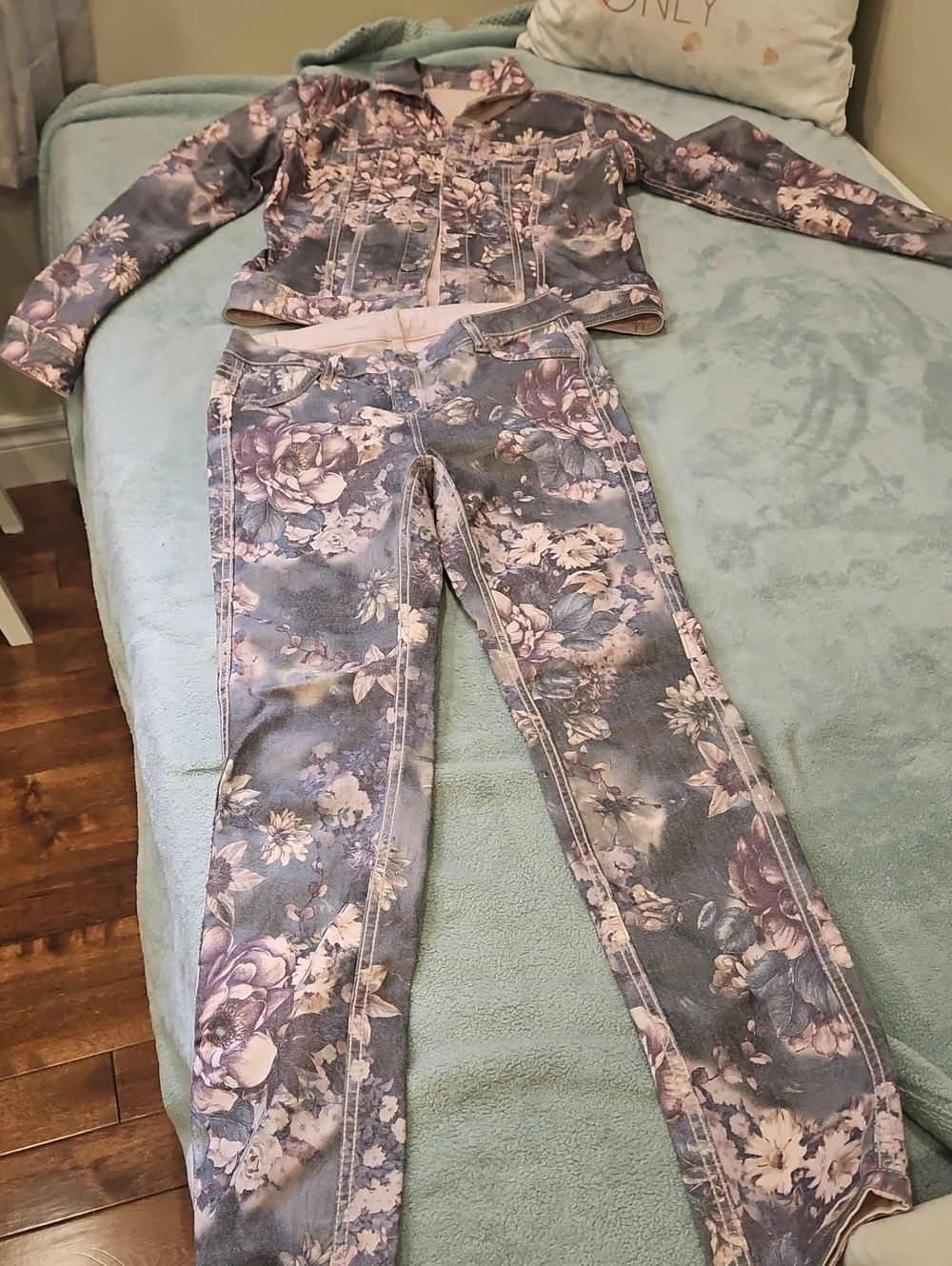 Floral Print Women’s Denim Pants And Jacket Reversible- Lavender Floral